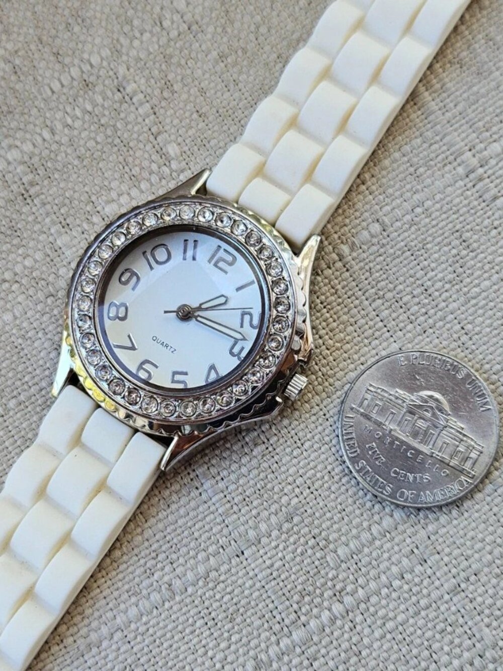 Women Wristwatch Fashion Jewelry White Rubber Strap Quartz Analog Wrist Watch - Picture 9 of 11